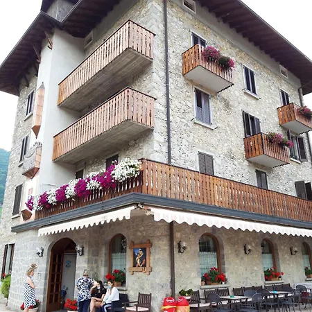 Hotel Carrara-3